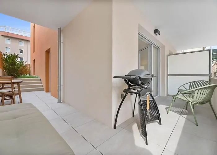 Avec Balcon-terrasse & Clim Apartmán *